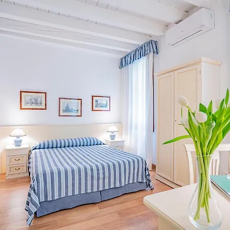 Ca' Dei Musicanti 1 Few Steps From Rialto Bridge!