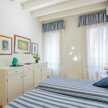 Daire Ca' Dei Musicanti 1 Few Steps From Rialto Bridge! Venedik