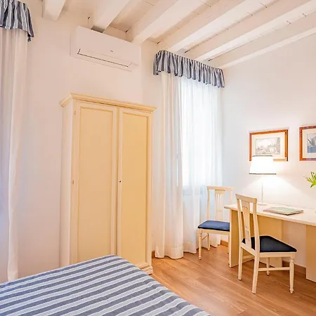 Ca' Dei Musicanti 1 Few Steps From Rialto Bridge! Daire Venedik